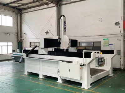 Máquina CNC para corte de painel de compostos sanduíche na Rússia e Reino Unido com serra de corte